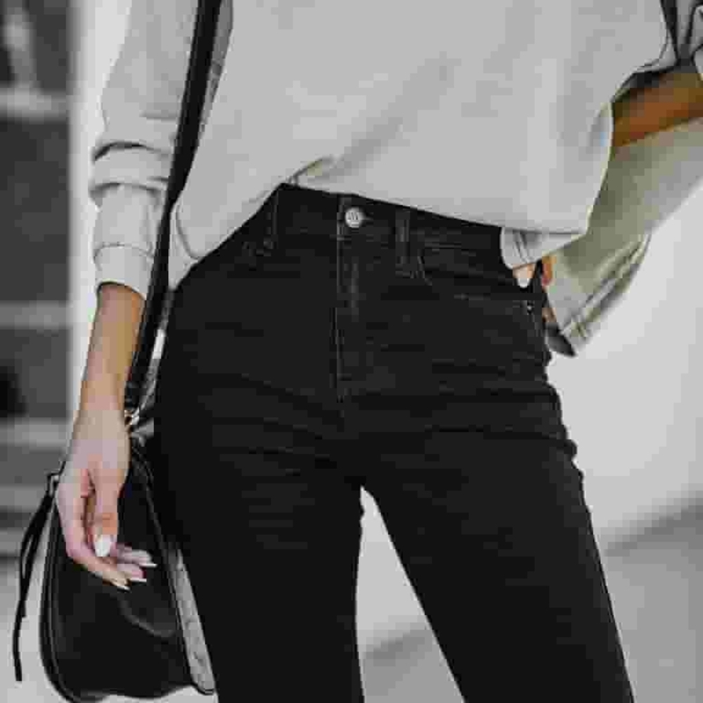 NWT Black Distressed Flared Jeans High Rise - Picture 2 of 3
